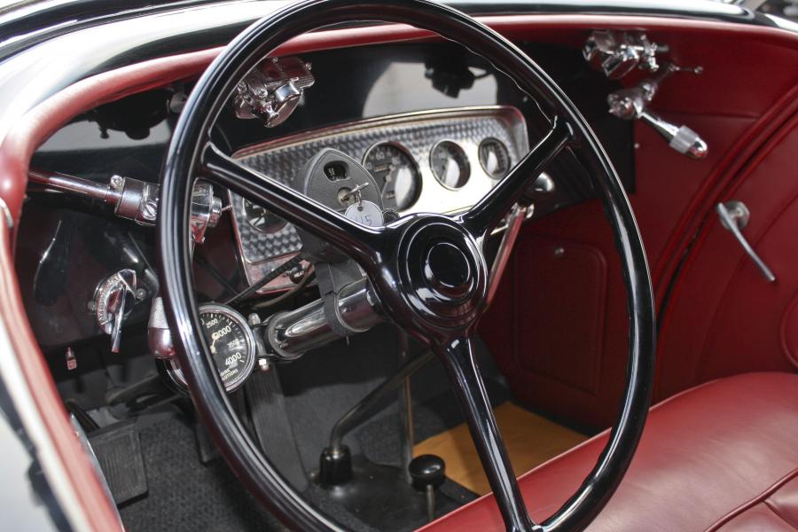 Панель приборов Auburn 12-160A Custom Dual Ratio Speedster 1932 года  (фото 7 из 24)
